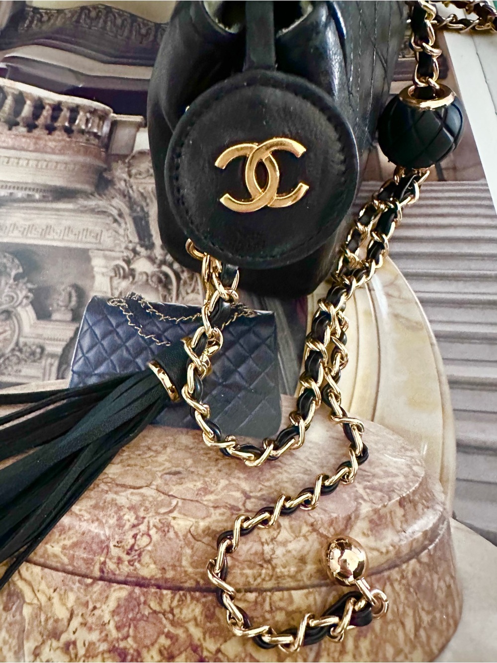 CHANEL Pouch Bag - Picture 4 of 15